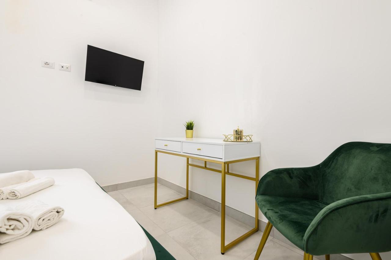 Magical Botanic-Charming Apartment Naples Luaran gambar